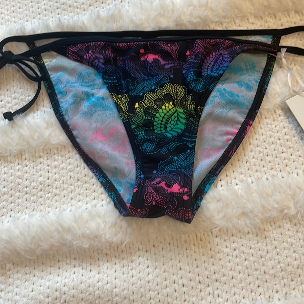 Bamboo Island string bikini bottoms black M
